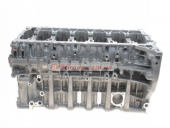 ZYLINDER-KURBELGEHДUSE MIT KOLBEN